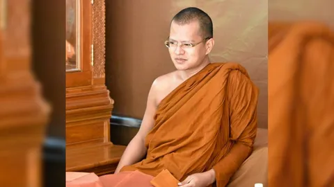 เผยพระอาจารย์คมสึกที่วัดบวรฯ มีรถมารับไปต่อ 8 พ.ค.นี้ตรวจทรัพย์สิน 