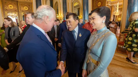 ในหลวง-พระราชินี ทรงร่วมงานพระราชทานเลี้ยงรับรองพระประมุขฯ ณ วังบักกิงแฮม