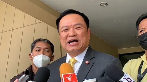 "อนุทิน" ดักคอ พวกจับขั้วก่อน ถามประชาชนหรือยัง บางพรรค ทำเหมือนบริษัท 