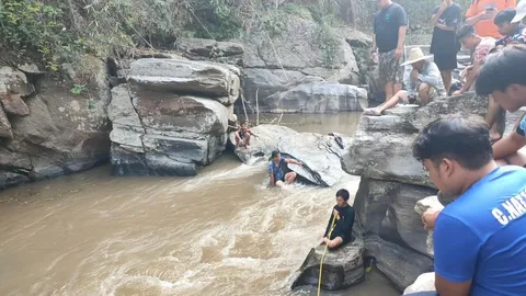 เศร้า หนุ่มลำปางวัย 24 มาเที่ยวพักผ่อนล่องแพวังละอูน อ.แม่วาง พลัดตกจมน้ำดับ