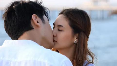 “แชป-มิ้นท์” จูบลา หรือ จูบรัก ลุ้นบทสรุปความรัก ในละคร ดั่งฟ้าสิ้นตะวัน ตอนจบ