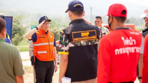 ผวจ.เชียงใหม่ ขอบคุณ จนท.ดับควันไฟป่า ลุยมา 4 เดือน นำหมอเข้าตรวจสุขภาพ