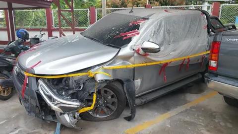 ตร. เผยผลตรวจกระบะป้ายแดง พ่อขับ ลูก 6 พุ่งทะลุกระจกตกทางด่วนดับ