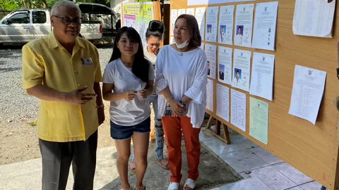 ลิลลี่ ดีใจได้ใช้สิทธิครั้งแรก มาหน่วยเลือกตั้งที่ทุ่งสงพร้อมแม่ตั้งแต่เช้า (คลิป)