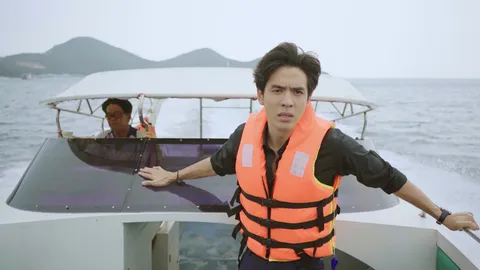 ฟิล์ม หายใจเข้าออกเป็น ใบเฟิร์น คลั่งรักพลิกแผ่นดินตามหา ใน "รักนี้ต้องเจียระไน"