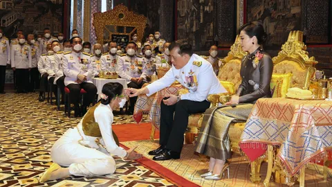 ในหลวง-ราชินี เสด็จฯในการพระราชพิธีพืชมงคล