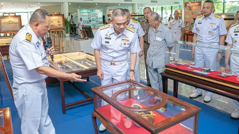 ผบ.ทร. เปิดนิทรรศการเทิดพระเกียรติ ครบวันสิ้นพระชนม์ 100 ปี เสด็จเตี่ย