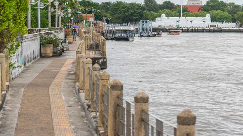 เร่งแนวป้องกันริมแม่น้ำเจ้าพระยา ช่วงคลองสาทรถึงซอยเจริญกรุง 58