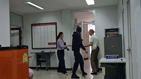 คุม หนุ่มเบนซ์หัวร้อน ฝากขัง-ค้านประกัน แจ้งข้อหาเพิ่ม หลังขู่คู่กรณี