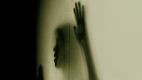 จับพ่อเล้าวัย 17 ผิดค้ามนุษย์ ลงเฟซขายกาม 4 เยาวชนชาย ตร.ล่อซื้อ จนมุมคาโรงแรม