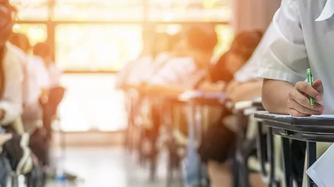 กมว. ยันคุรุสภาออกใบรับรองทันแน่สอบครูผู้ช่วย