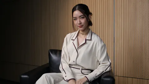 เปิดใจ! โม มนชนก เจอดราม่าไม่ไหว้นักร้องดัง ท้อจนคิดลาออกวงการบันเทิง?