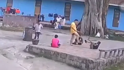 แจ้ง 2 ข้อหาครูแข้งโหด ชี้ใช้เงินบริจาคให้เด็กเที่ยวโอเกะ เข้าข่ายทุจริต 