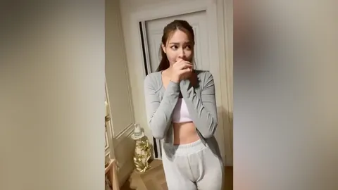 ปุ๊กลุก ฝนทิพย์ โชว์เต้นแบบน่ารักๆ แต่ทำคนโฟกัสผิดจุด จนเกิดดราม่า (คลิป)