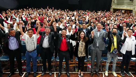 รีแบรนด์เพื่อไทย