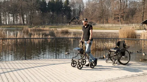 ชายอัมพาตเดินได้อีกครั้งหลังการปลูกถ่ายสมอง