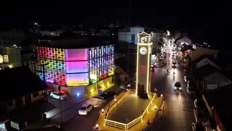 ชวนเที่ยวงานวิจิตรนครพนม จัดประดับไฟแสงสี โชว์สถาปัตยกรรม โยงประวัติศาสตร์