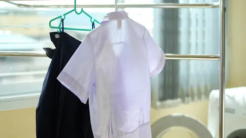 ค่าชุด นร.-ออปชันเสริมทำเด็กหลุด ร.ร. ติงให้ฟรีแต่ท้องตลาดแพงเท่าตัว 5 วันใส่ 5 ชุด