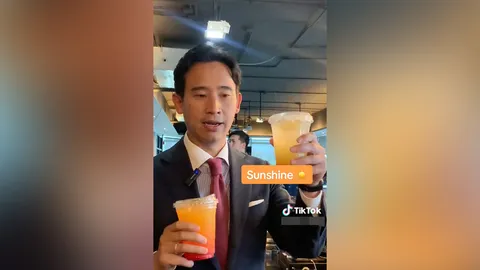 “พิธา”  รีวิว Sol Bar คาเฟ่สุราก้าวหน้า พร้อมเปิดเมนูโปรด "กาแฟน้ำส้ม" (คลิป)