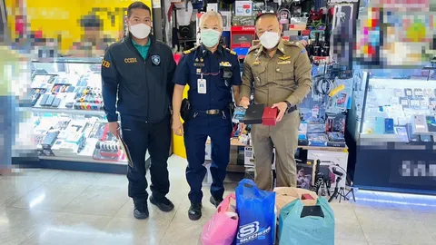 สอท.บุกค้นห้างดังกลางกรุงย่านปทุมวัน จับ และยึดอุปกรณ์สื่อสารเถื่อนกว่า 7 แสน