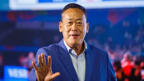 “เศรษฐา” ย้ำทักทาย “อนุทิน” ตามประสาคนรู้จัก ยัน คุยแค่เรื่องฟุตบอล