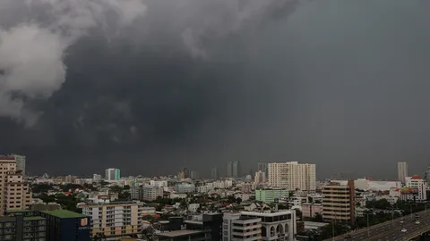 อุตุฯ ฉบับ 9 เช็กพื้นที่ฝนตกหนักทั่วไทย 29-30 พ.ค. อันดามันคลื่นสูง 1-3 เมตร