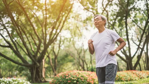 รู้จักโรคซาร์โคเพเนีย (Sarcopenia) ภาวะสูญเสียมวลกล้ามเนื้อที่ผู้สูงอายุต้องระวัง