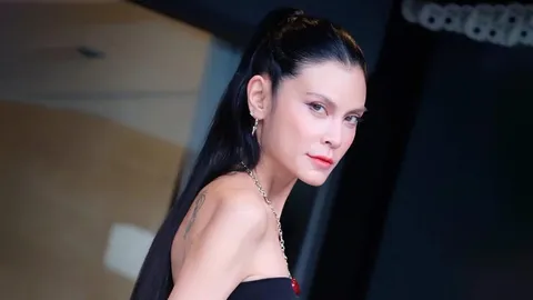 ปิ่น เก็จมณี อวดภาพความแซ่บวัย 49 ปี แคปชั่นชัดเจนพร้อมมูฟออนแล้ว