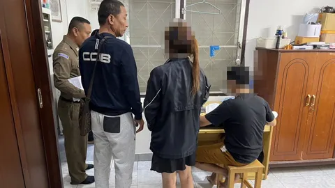 รวบผัวเมียขายหวยใต้ดิน ขณะนั่งสรุปยอดคาบ้านที่สุราษฎร์ฯ พร้อมโพยหลักฐาน