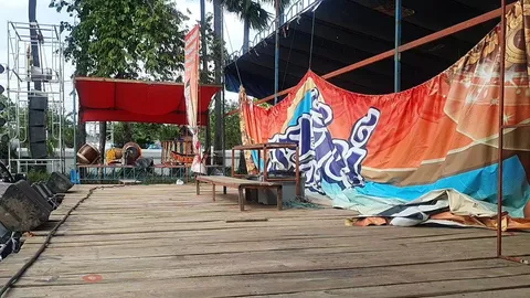 หัวหน้าคณะลิเก กราบขอโทษชาวพะเยา แจงดราม่าฉากติดเรตเป็นมุกตลก