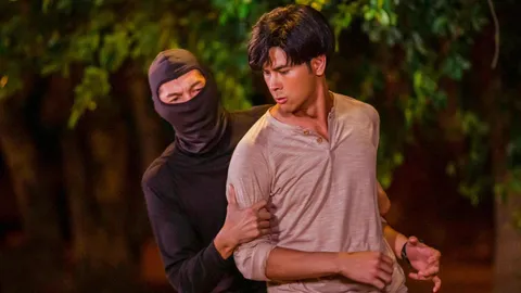 "ซิล" ทุ่มสุดตัว บู๊ปะทะโจร เจ็บหนัก "กิฟท์" ตามมาช่วยในละคร “แม่ปูเปรี้ยว”