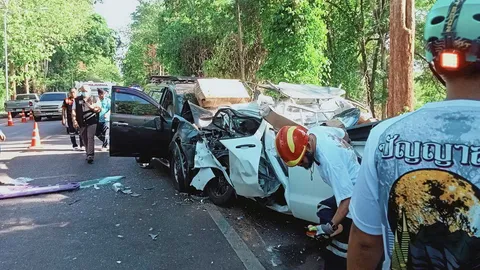 อุบัติเหตุรถชน 2 ราย สลด 5 ศพ รถทัวร์แหกโค้ง กระบะหลับในพุ่งข้ามเลนเสยปาเจโร่