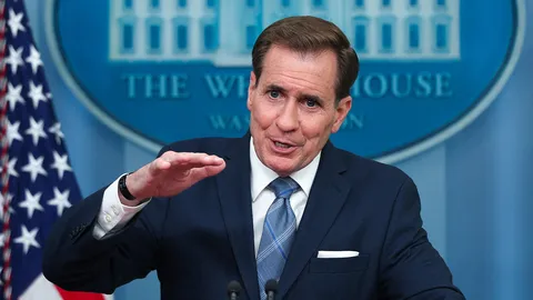 สหรัฐฯ โมโหจีนแล่นเรือรบตัดหน้า