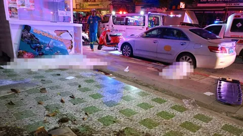 หนุ่มเมืองน้ำหอมพาสาวซ้อนท้ายจยย. เฉี่ยวรถเก๋ง ดับ 2 ศพที่ป่าตอง