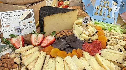 แคลิฟอร์เนีย อาร์ติซานชีส