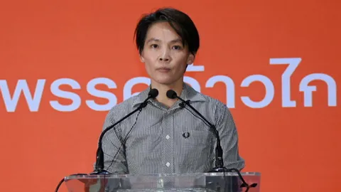 "เตอร์ ณธีภัสร์" โต้เฟกนิวส์ ยันพรรคไม่ได้กดดันให้ลาออก