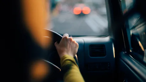 กรมการขนส่งทางบก ลุยดำเนินคดี เพจมิจฉาชีพทำใบขับขี่ออนไลน์ไม่ต้องสอบ