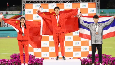 “ไอซ์” อธิชา ลมกรดสาวดาวรุ่งวัย 17 ปี ที่มีเหรียญติดมือทุกรายการที่ลงแข่งขัน