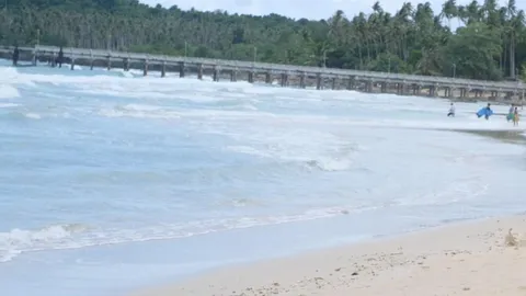 หนุ่มเล่านาทีชีวิต เจอคลื่นทะเลดูด ทำให้ต้องสูญเสียเพื่อนสนิทไปตลอดกาล