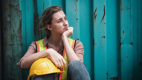 สหรัฐฯ เผยยอดคนขอรับสวัสดิการว่างงาน พุ่ง 261,000 คน สูงสุดเทียบเท่าช่วงโควิด