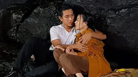 กอล์ฟ-รถเมล์ แจกโมเมนต์หวาน โรแมนติกท่ามกลางสายฝน ในละคร "ปาฏิหาริย์กาลเวลา"