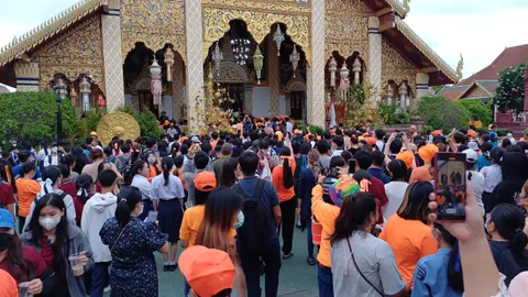  ยิ่งกว่าซุปเปอร์สตาร์ พิธา เวทีแตก ด้อมส้มลำพูน แห่รับ (คลิป)