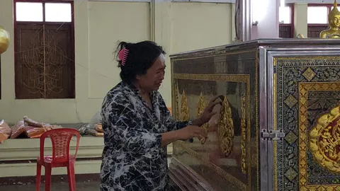 เศร้ารับศพเหยื่อปืนลั่น แม่ไม่ให้อภัย ลั่นเอาผิดแฟนสาวให้ถึงที่สุด