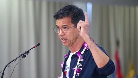 “ศิธา” ยันมีขบวนการขัดขา “พิธา” ชี้ “เรืองไกร” ยอมรับเองมีนักการเมืองเอี่ยว