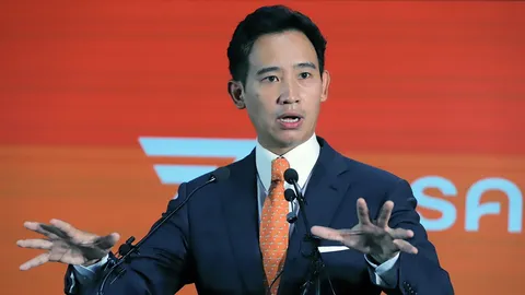 เงื้อดาบสองรอฟันซ้ำ