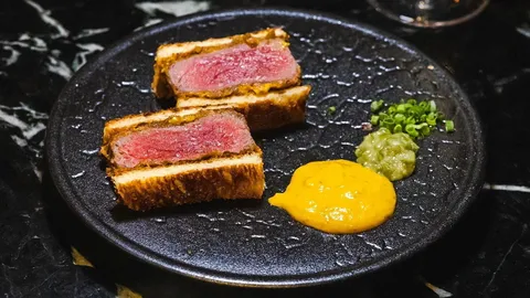 อร่อยไฟลุก LAVA Asian Fire Grill