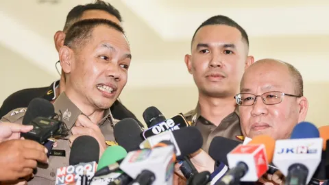 2 ตร.ไซเบอร์ มอบตัวคดีแก๊งตบทรัพย์ 140 ล้าน ยันไม่เกี่ยวข้องแค่เก็บหลักฐาน