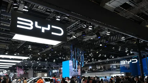 ผู้บริหารฟอร์ด เผยสหรัฐฯยังผลิต EVs สู้จีนไม่ได้ ด้านจีนเตรียมขึ้นเป็นอันดับสองผู้ส่งออกรถยนต์โลก