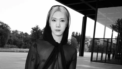 หล่อออร่าจับ เตนล์ WayV ศิลปินชายไทยหนึ่งเดียว ร่วมงานแฟชั่นโชว์ที่เบอร์ลิน 