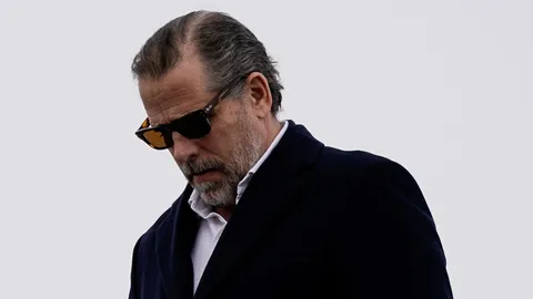 ลูกไบเดนเตรียมรับผิด คดีภาษี-ครอบครองปืนขณะติดยาเสพติด